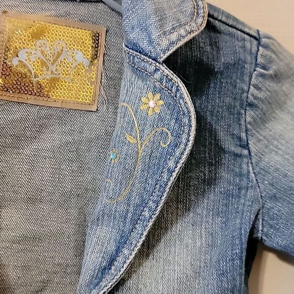 DISNEY STORE PRINCESS CROPPED JEAN JACKET WITH GOLD WRITING ON BACK, SIZE 4 - Picture 5 of 10